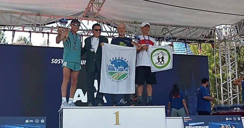 Ali Turan Eti Lifalif Yarı Maratonu’ndan madalya ile döndü