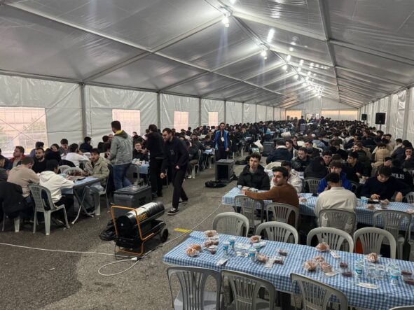 Sakarya Üniversiteler Kampüsü'nde Farklı Kültürlerden Gençler Ramazan Sofrasında Buluşuyor