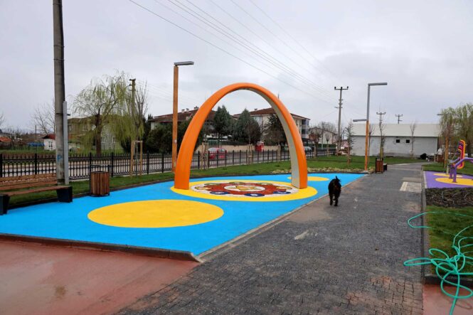 Söğütlü'de Ritim Park Projesinde Son Dokunuşlar: İlçeye Yeni Sosyal Nefes Alanı Kazandırılıyor